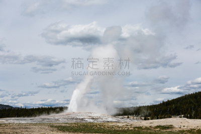 黄石公园,慕銳山,牛蹄湾,黄石河,洛克菲勒中心,地热发电站,间歇泉,蒙大拿州,水,天空