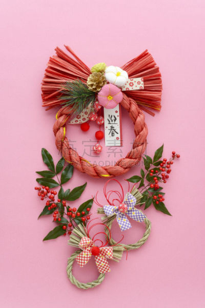 注连绳,绳子,日本之神道教,粉色背景,花环,垂直画幅,无人,日本,彩色背景,新年