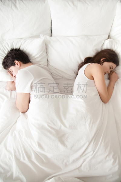 青年伴侣,床,垂直画幅,撒谎者,小睡,就寝时间,睡觉,背靠背,离婚,休息