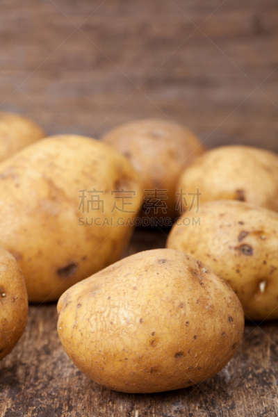 自然,垂直画幅,饮食,马铃薯,木制,木纹,无人,全身像,泥土,特写