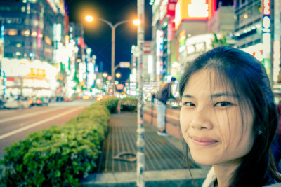 新宿区,女人,亚洲,公亩,零售店,旅游目的地,歌舞伎,夜市,横越,水平画幅