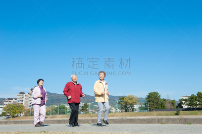 老年女人,友谊,天空,水平画幅,伴侣,人群,户外,草,日本人,兵库县