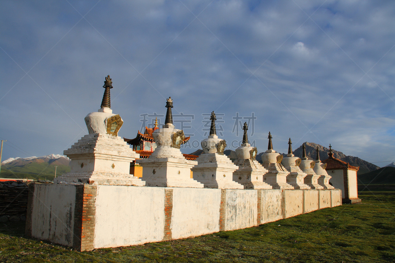 佛塔,白色,建筑外部,寺庙,光,寺院,天空,地形,灵性,水平画幅