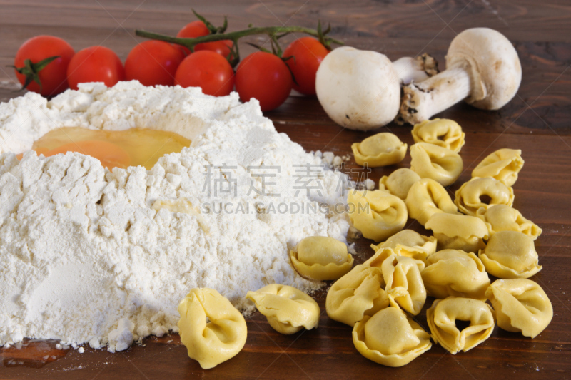 意大利饺子,意大利面,水平画幅,生食,膳食,西红柿,意大利食品,晚餐,清新,精神振作