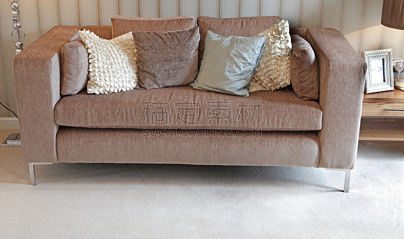 沙发,极简构图,留白,座位,水平画幅,无人,装饰物,地毯,家具,特写