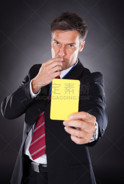 男商人,黄牌,垂直画幅,正面视角,职权,问题,男性,仅男人,仅成年人,白领