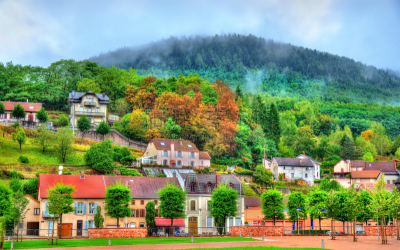都市风景,城镇,孚日省,山,水,天空,灵性,古老的,石材