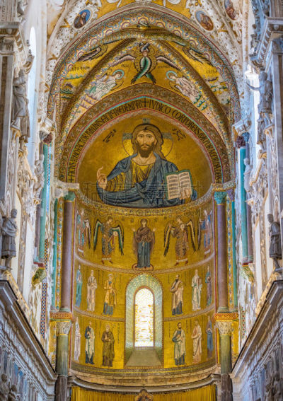 Indoor view in the amazing Cefalù Cathedral. Sicily, southern Italy.