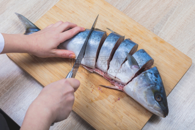 生食,鲔鱼,湿,清新,自然界的状态,食品,野生动物,成分,女人,炊具刀