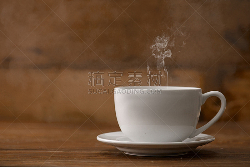咖啡杯,木制,平视角,蒸汽,烟,留白,褐色,水平画幅,无人,茶碟