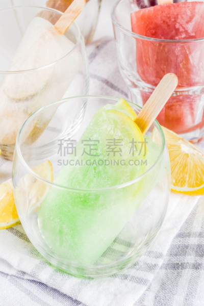 鸡尾酒,夏天,冻结的,垂直画幅,含酒精饮料,饮料,香槟,薄荷朱利酒,莫吉托,柠檬