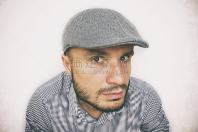 看,鸭舌帽,背景分离,仅男人,肖像,仅一个男人,模板,影棚拍摄,眼镜