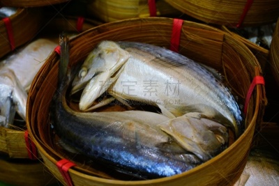 鲭鱼,两只动物,三只动物,沙丁鱼,鲔鱼,大群动物,蒸菜,渔夫,柳条,钙