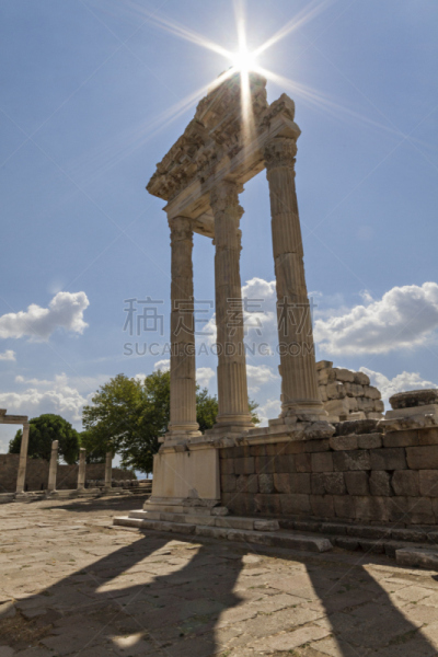 土耳其,图拉真神庙,垂直画幅,天空,古代文明,圆形剧场,古董,云,无人,寺庙