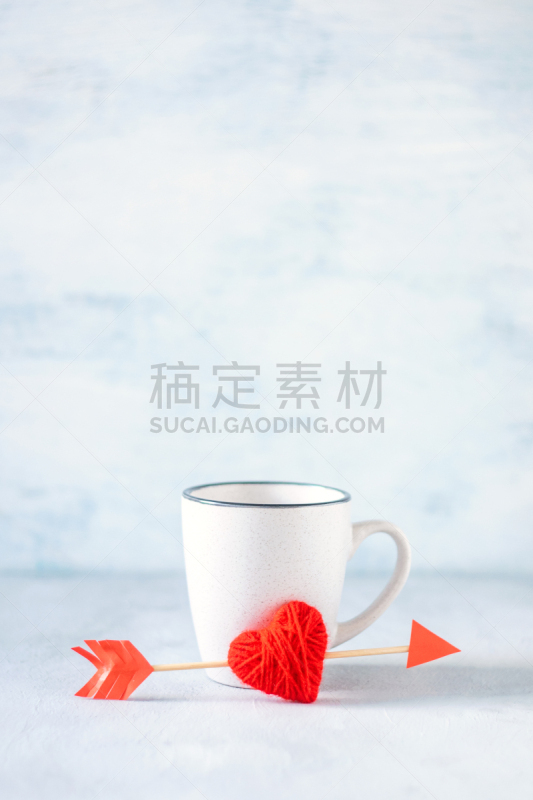 杯,背景,情人节,丘比特,极简构图,创造力,红色,箭头符号,概念,心型