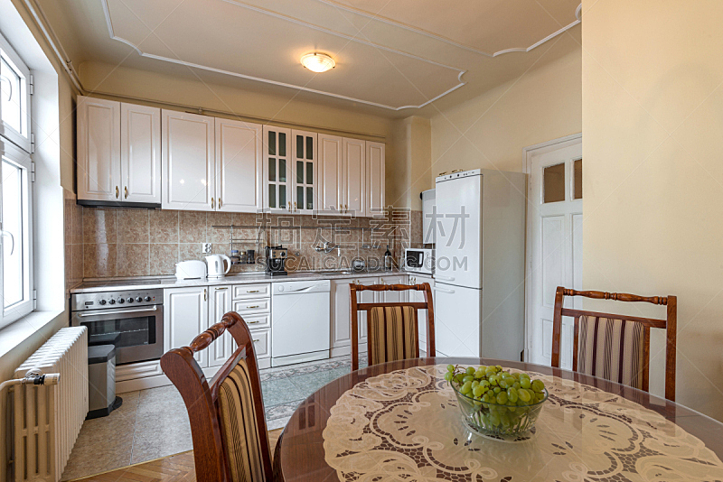 室内,厨房,褐色,新的,水平画幅,无人,椅子,古典式,玻璃,家庭生活