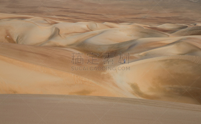 青年男人,沙丘,empty quarter,天空,水平画幅,山,沙子,偏远的,干的,中东