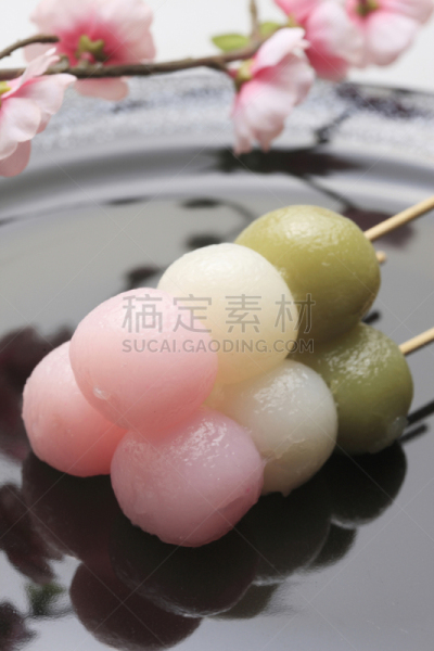 三只动物,垂直画幅,无人,日本,鸟类,饺子,甜点心,甜食,小鸟,年糕