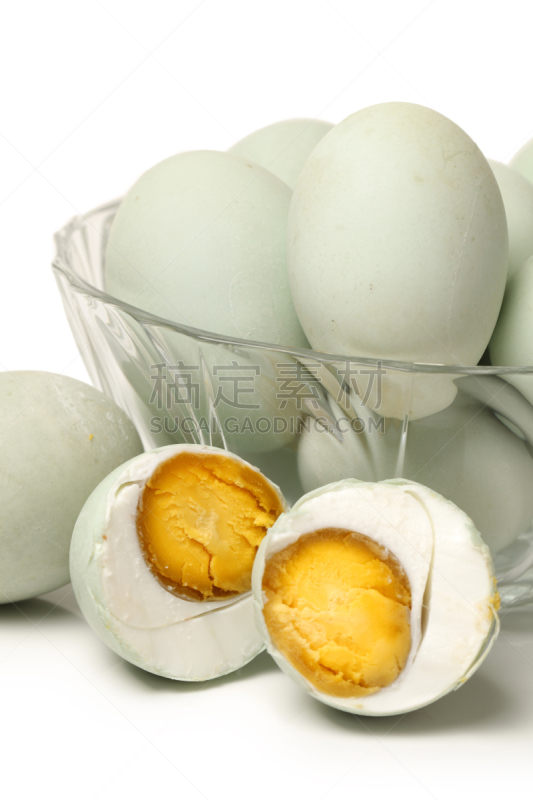 卵,白色背景,鸭子肉,腌制食品,鸭蛋,自然,垂直画幅,褐色,早餐,鸡蛋