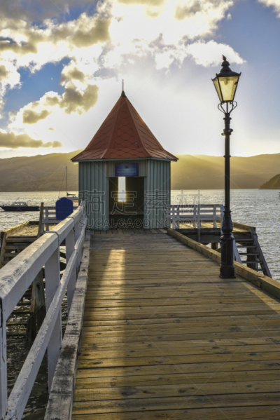 海港,akaroa,垂直画幅,水,码头,山,无人,路灯,船