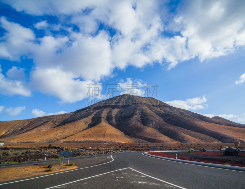 兰萨罗特岛,加那利群岛,空的路,timanfaya national park,水平画幅,山,无人,大西洋群岛,夏天,自由