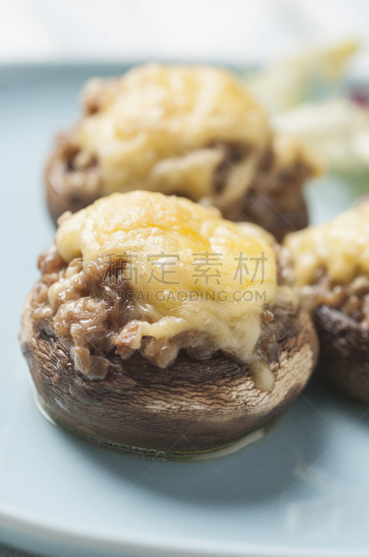 塞满了的,食用菌,组图,垂直画幅,开胃品,膳食,奶酪,特写,白色,烘焙