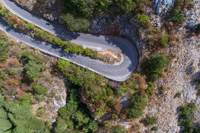 蛇型湖,路,航拍视角,巨蛇座,蜿蜒,海岸线,天空,美,水平画幅,高视角