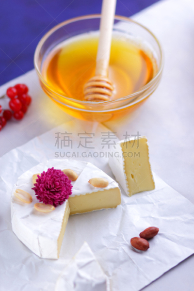 苹果,软乳酪,梨,蜂蜜,奶酪,健康食物,早餐,白葡萄,白色背景,花生