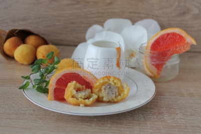米饭炸肉饼,肉,塞满了的,油炸丸子,番红花,炸丸子,意大利调味饭,裹面包屑,炸制食物,开胃食品