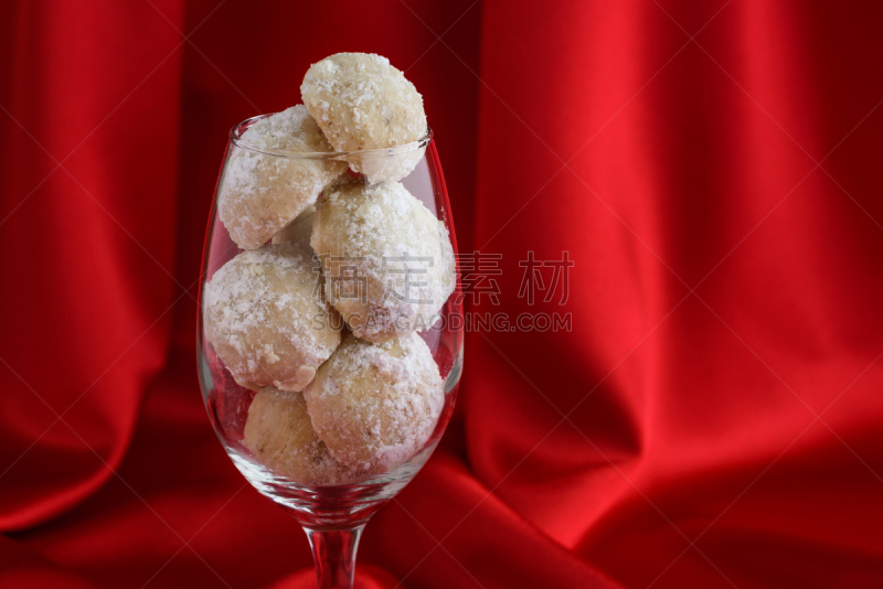 饼干,节日,俄罗斯茶点,红色背景,糖粉,水平画幅,纺织品,烘焙糕点,甜点心,球体