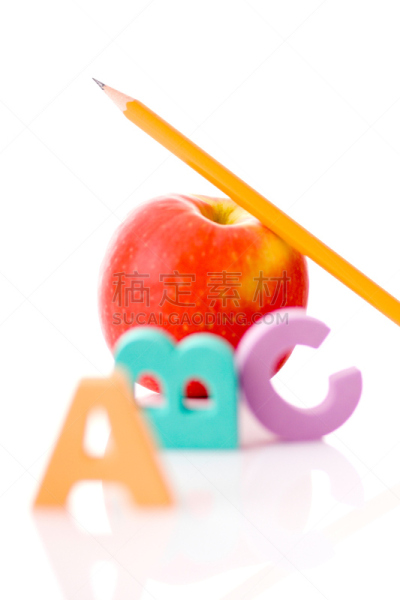 重返校园,白色背景,背景分离,字母,铅笔,彩色图片,垂直画幅,知识,教育,摄影