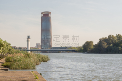 高架铁路铁轨,水,天空,水生植物,水平画幅,无人,户外,云景,塞维尔,码头周围