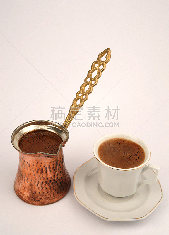 土耳其清咖啡,土耳其式咖啡壶,垂直画幅,褐色,无人,背景分离,饮料,咖啡,黑色,泡沫材料