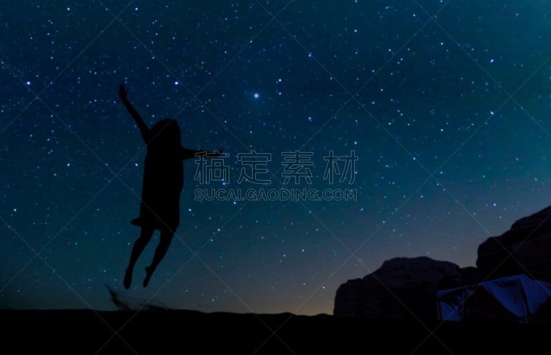 自由,银河系,概念,在下面,山,星星,幸福,跳,剪影,旅行