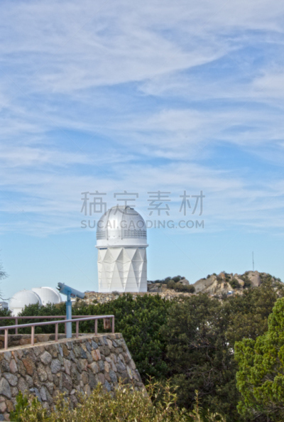凯特山顶国家气象台,印第安保留地,射电望远镜,图森市,索诺兰沙漠,天文台,望远镜,亚利桑那,垂直画幅,天空