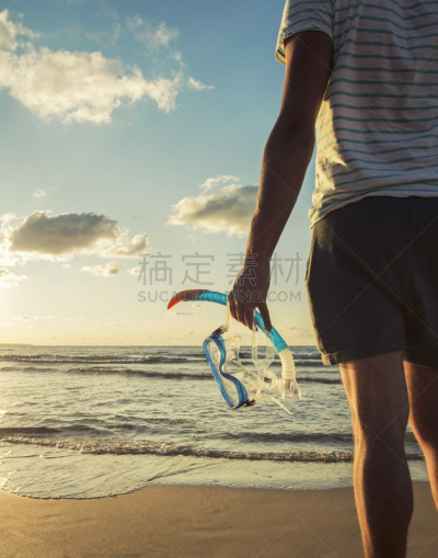 海滩,浮潜,垂直画幅,水,沙子,装管,夏天,湖,仅成年人,眼镜