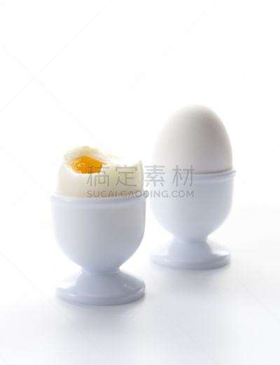 白色背景,软心煮蛋,垂直画幅,煮食,无人,煮鸡蛋,膳食,开着的,白色,蛋黄