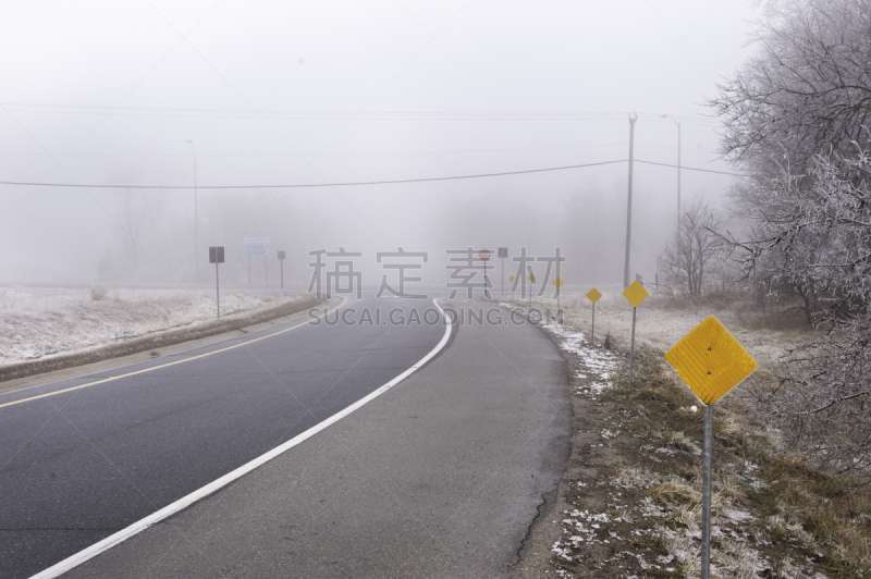 雾,路,德国高速公路,限速标志,道路危险标志,滑的,水,透过窗户往外看,雪