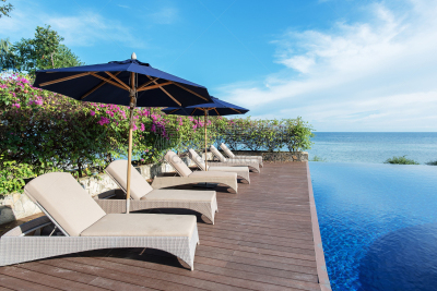 海滩,度假胜地,无边际泳池,鸡尾酒,sun lounger,水,天空,留白,休闲活动,夏天