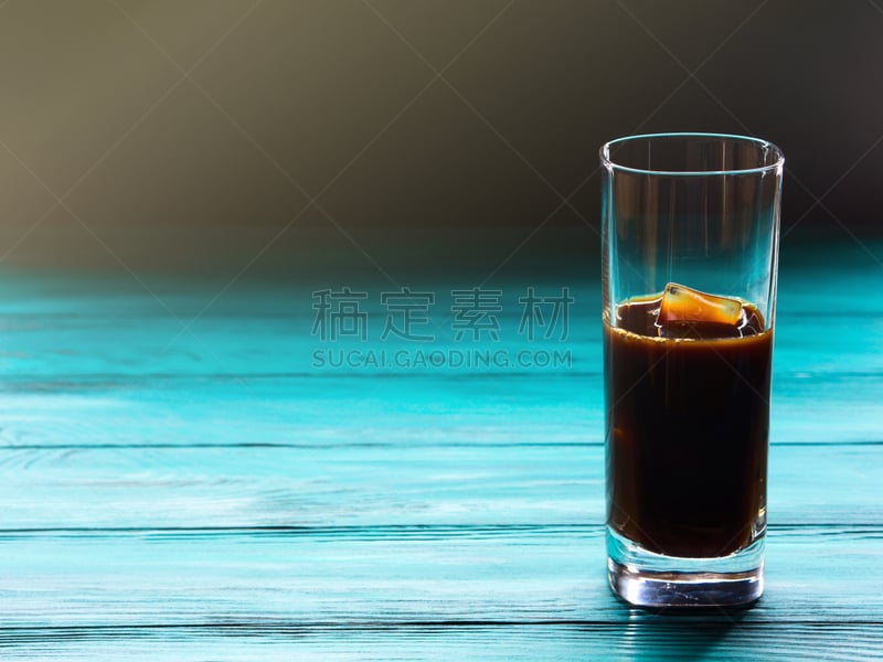 玻璃杯,冰块,咖啡利口,褐色,水平画幅,无人,奶昔,鸡尾酒,夏天,饮料