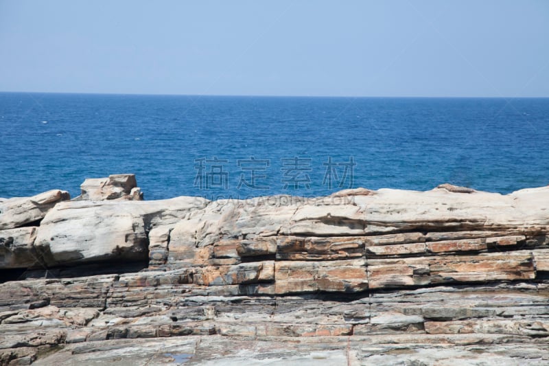 岩石,海岸线,被侵蚀的,波浪,天空,褐色,伪装色,水平画幅,风化的,当地著名景点