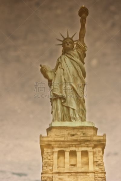 自由女神像,女人,水,埃利斯岛,燃烧的火炬,哈德逊河,垂直画幅,纪念碑,灵感,符号