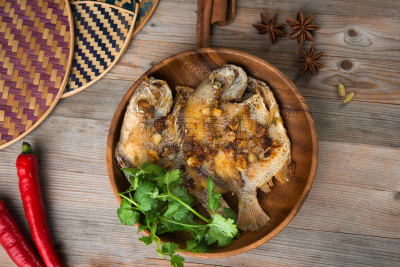 格子烤肉,鱼类,清新,背景分离,装饰菜,香料,烤的,食品,餐具,餐馆