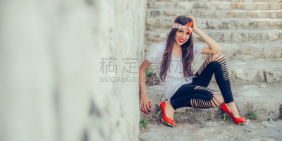女人,楼梯,时尚,长发,注视镜头,门阶,彩妆,夏天,现代