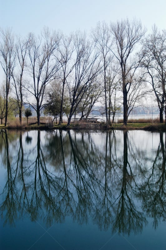 垂直画幅,水,天空,加泰隆尼亚,无人,智利阿伯椒,巴纽蕾斯,户外,湖