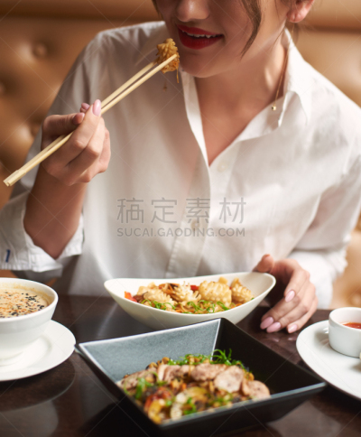 女人,餐馆,日本,膳食,农作物,白色,饮料,可爱的,蔬菜,寿司