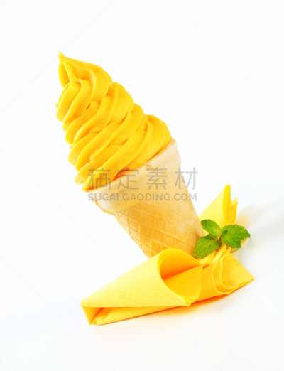 冰淇淋蛋卷,上菜,柔和,机制冰淇淋,垂直画幅,冰淇淋,折叠的,无人,全身像,意大利冰淇淋