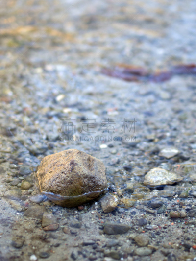 水,石头,浅的,咸水湖,自来水,垂直画幅,选择对焦,高视角,无人,整体情况