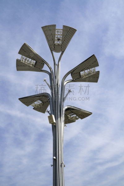 路灯,监视器,垂直画幅,天空,拍摄场景,灯笼,建筑,无人,蓝色,灯