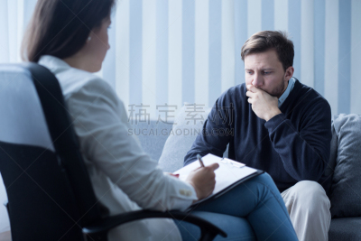 替代疗法,辅导讲座,水平画幅,绝望,心理健康,男商人,心理健康专业人员,沙发,青年人